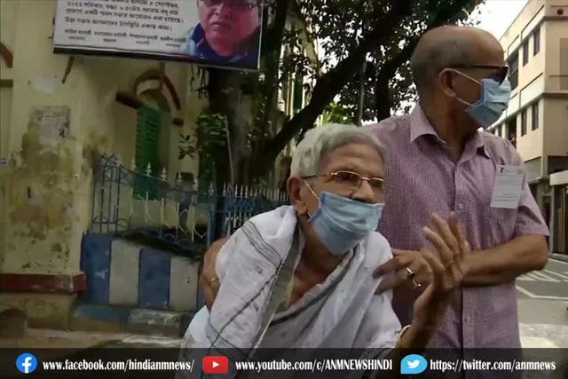 बुजुर्गों ने भी डाला वोट