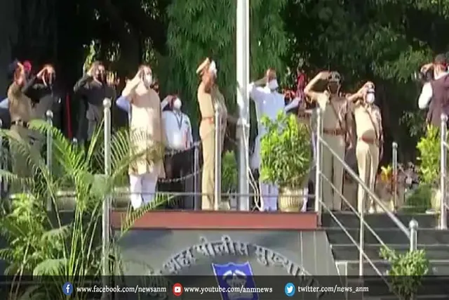 महाराष्ट्र दिवस पर उपमुख्यमंत्री ने कहा मैं लड़ाई का समर्थन करती रहूंगी