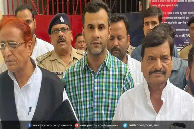 रामपुर पहुंचे आजम खां