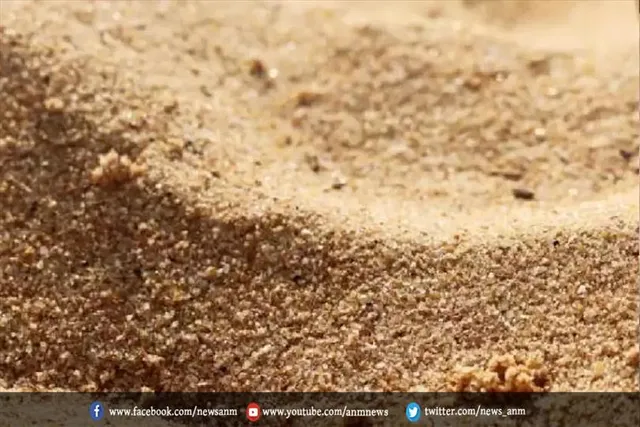 ये महिला हर रोज खाती है करीब 500 ग्राम बालू