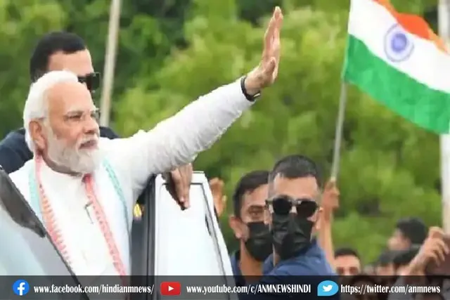 प्रधानमंत्री ने किया रोड शो
