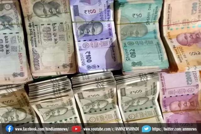 पैसे की तस्करी के प्रयास में पांच गिरफ्तार