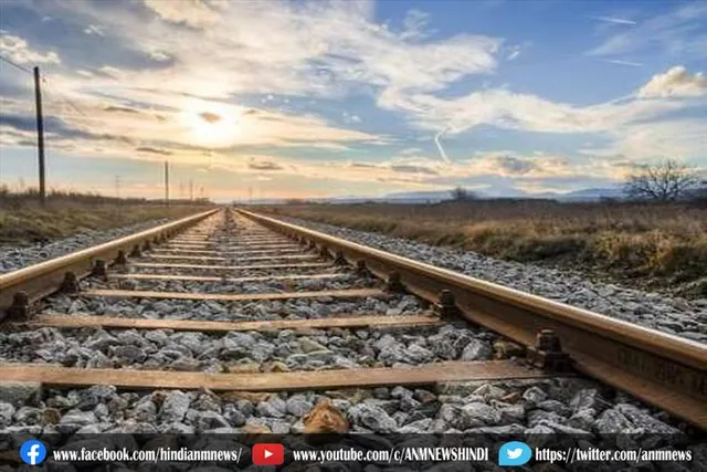 तीन सगी बहनों ने ट्रेन से कटकर दी जान, जानिए क्या है मामला