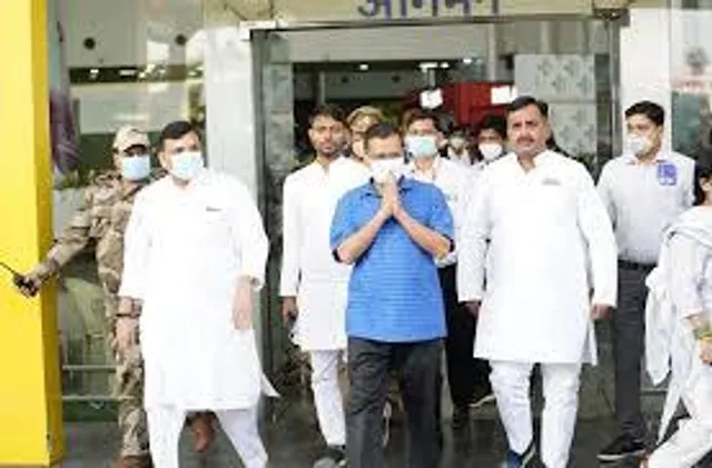 अरविंद केजरीवाल लखनऊ पहुंचे, आज जाएंगे अयोध्या