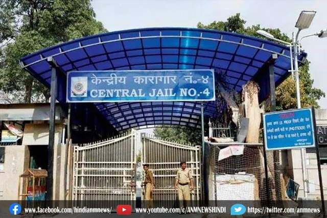 दिल्ली की तिहाड़ जेल में कैदियों के बीच झड़प, तीन घायल