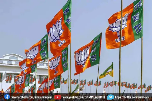ललितपुर में उम्मीदवारों का नामांकन