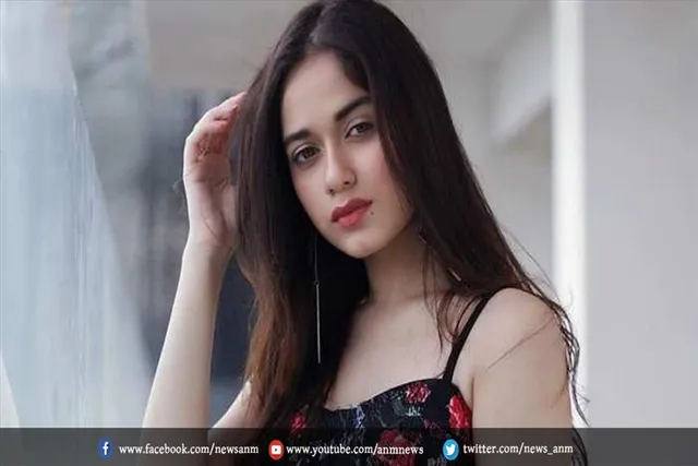 जन्नत ने दी एक से बढ़कर एक सेक्सी पोज