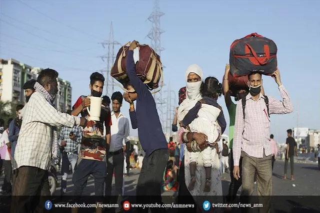 विरोध प्रदर्शन करने पर लगभग 60 श्रमिक गिरफ्तार