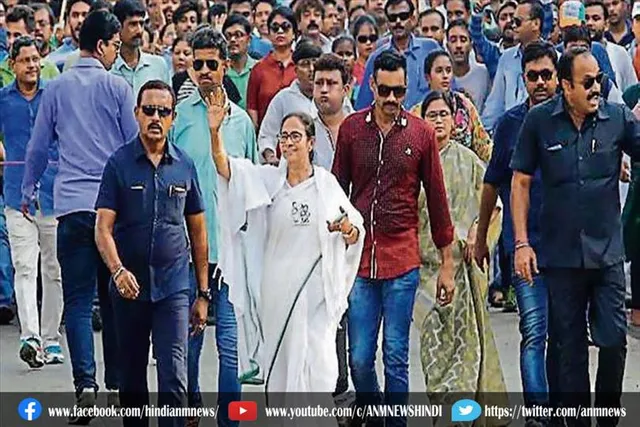 ममता बनर्जी के अंगरक्षकों को लूटा