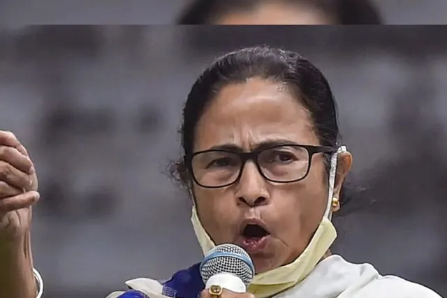 ममता बनर्जी का दावा-दोनों वैक्सीन लगवाने वाले अधिकतर लोगों को हो रहा कोविड