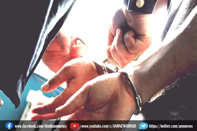परिवादी से रिश्वत लेते हुए रंगें हाथों भ्रष्टाचार निरोधक ब्यूरो ने की दो को गिरफ्तार