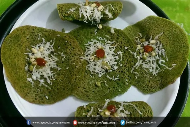 मिनटों में बन जाती हैं पालक पनीर चीला