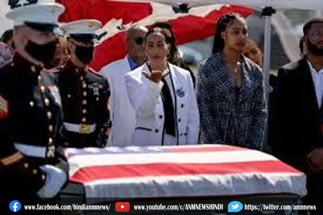काबुल में मारे गए मरीन को सार्वजनिक रूप से दी गई नायक की विदाई