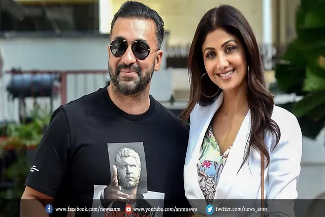VIDEO: बैकलेस ड्रेस निकलीं शिल्पा, चेहरा छुपाए दिखे पति राज कुंद्रा