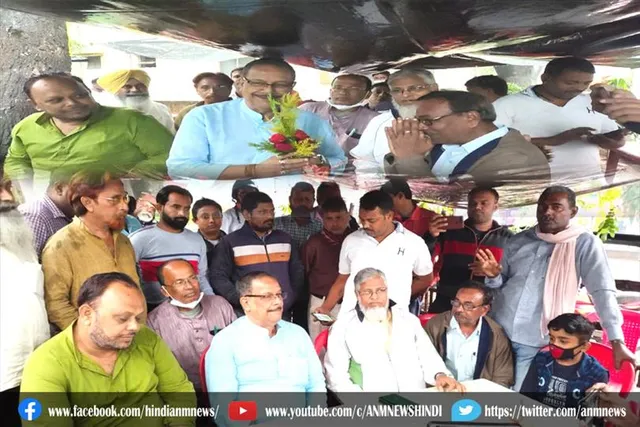 पत्रकार एकजुट हो, होगा प्रेस क्लब का निर्माण: मलय घटक