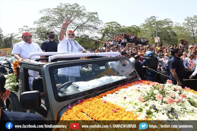 पीएम मोदी के गुजरात दौरे का आज दूसरा दिन