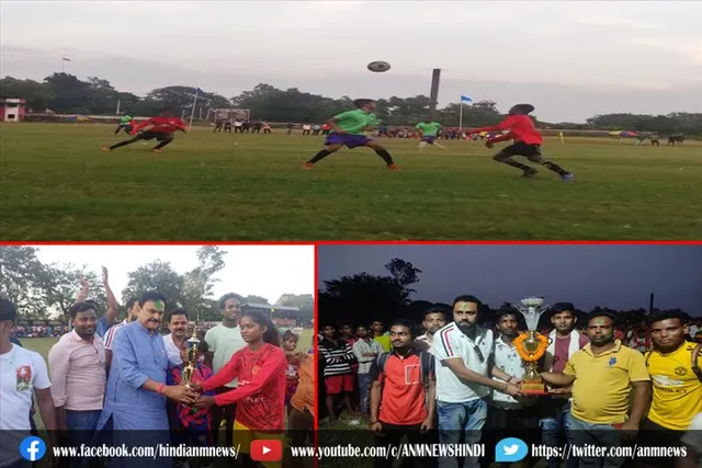 कुनस्तोरिया कोलियरी के सामने मैदान में फुटबॉल प्रतियोगिता का आयोजन