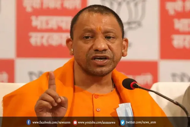 सीएम योगी आदित्यनाथ ने थपथपाई अपनी पीठ