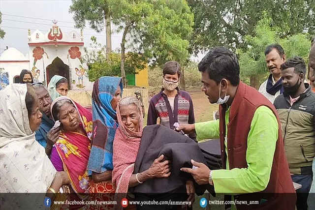 वृद्धा, विधवा एवं फिजिकली हैंडीकैप उत्थान संस्था द्वारा कंबल का वितरण