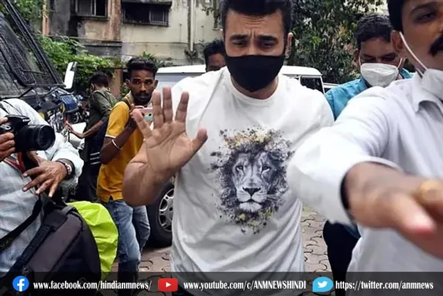 मीडिया से मुंह छिपाते दिखे राज कुंद्रा