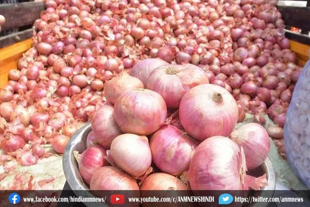 प्याज की कीमतों में 50 रुपये किलो की गिरावट