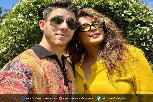 प्रियंका चोपड़ा-निक जोनास लाइव कॉन्सर्ट के बीच झूमते-गाते