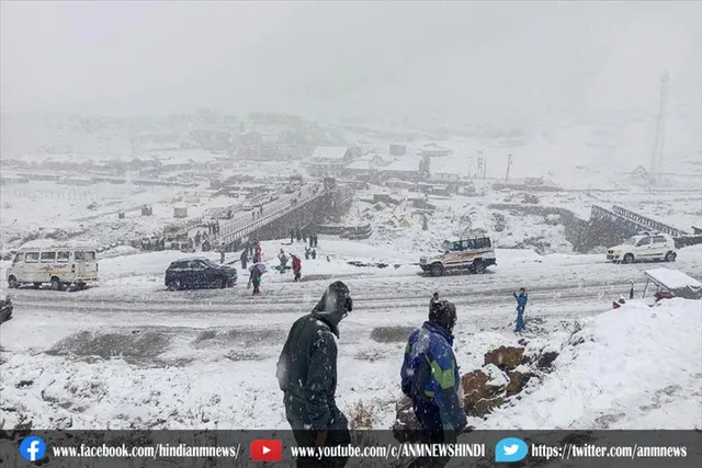 जम्मू-कश्मीर में आज भी बारिश और बर्फबारी का दौरा