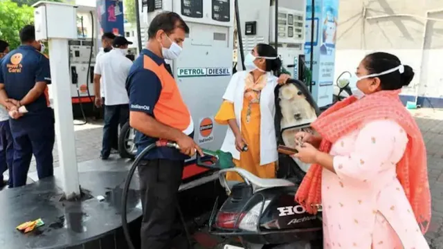 रिकॉर्ड बना रहे पेट्रोल-डीजल के दाम