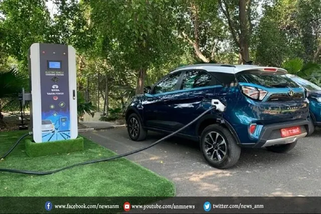 इलेक्ट्रिक वाहनों के लिए बैटरी स्वैपिंग नीति लाएगी सरकार
