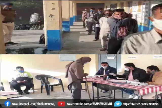 फतेहपुर में मतदान जारी