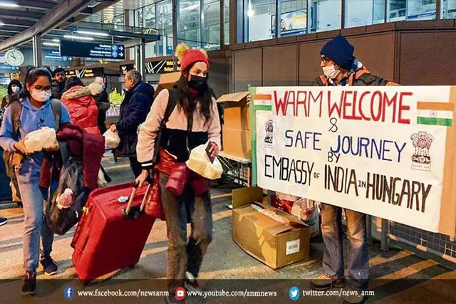 बुखारेस्ट में भारतीय छात्रों से मिले उड्डयन मंत्री