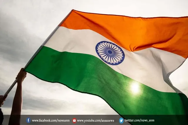 रचा इतिहास: पहली बार सरकारी सेवा से जुड़े