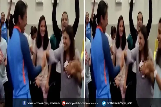 महिला प्रीमियर लीग के उद्घाटन संस्करण की नीलामी के दौरान खिलाड़ियों की प्रतिक्रिया