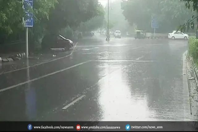 दिल्ली में हल्की बारिश हुई