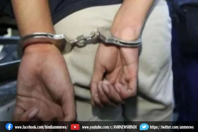 मुंह में सोना छुपाकर लाने वाला तस्कर हिरासत में