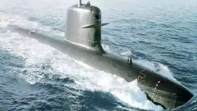 नौसेना के 2 रिटायर्ड और एक सेवारत अफसर सहित 5 गिरफ्तार