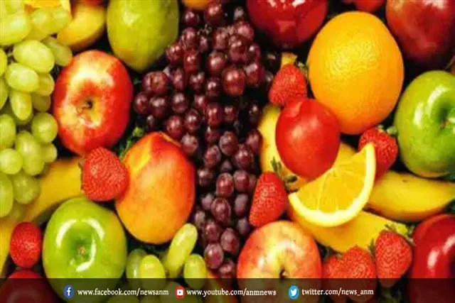 गर्मियों में ही मिलते हैं ये 7 खट्टे-मीठे फल