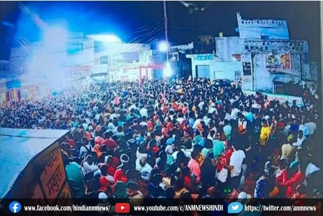 मथुरा के राधाकुंड में अहोई अष्टमी पर श्रद्धालुओं की भीड़ उमड़ी