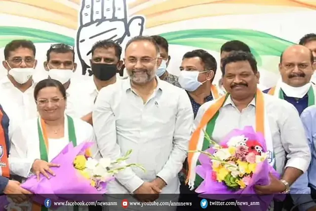 गोवा में आधी रात हुई विधायकों की बैठक