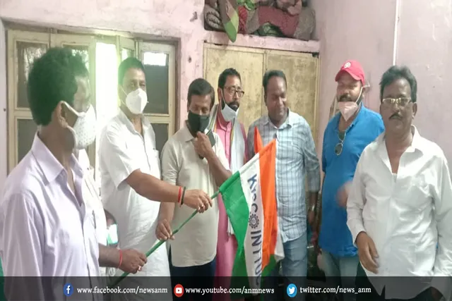 एआईटीयुसी के तीन श्रमिक नेताओं ने थामा आईएनटीटीयूसी का दामन