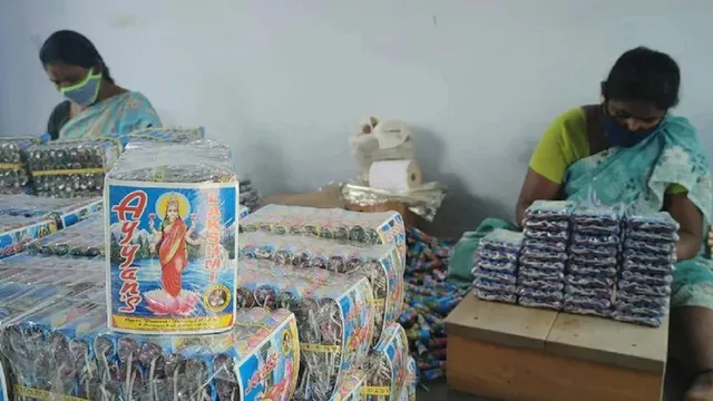 गुजरात में रात 8 से 10 बजे तक ही फोड़े जा सकेंगे पटाखे