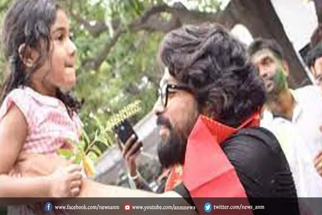 गणेश विसर्जन में बेटी के साथ अल्लू अर्जुन
