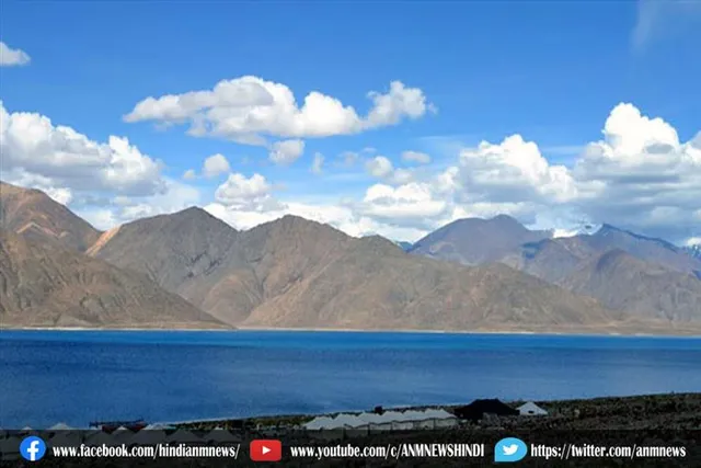 सर्दियों में भी लद्दाख छोड़ने को तैयार नहीं