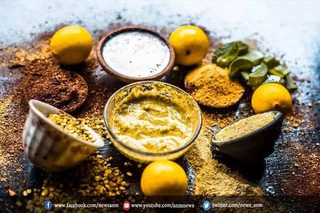 घर बैठे आसानी से बनाएं ये फेसपैक