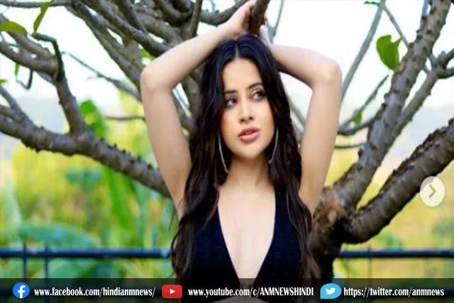 उर्फी के लिये क्रेजी हुए फैंस : देखे वीडियो