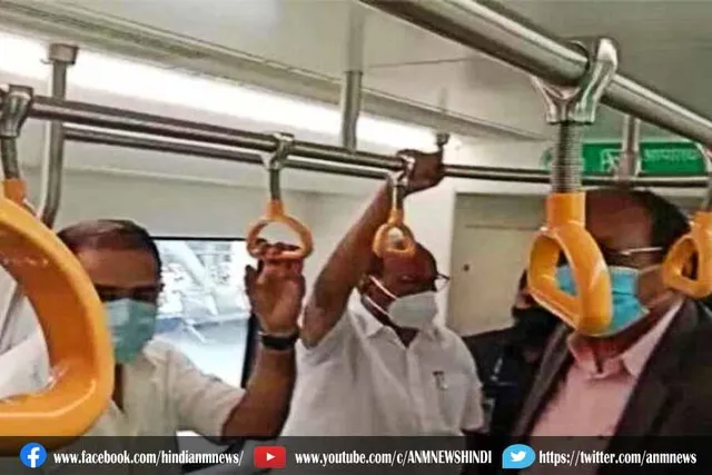 शरद पवार ने कतार में लगकर खरीदा मेट्रो का टिकट