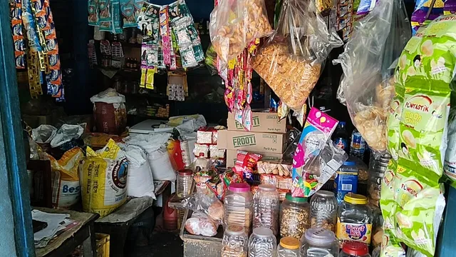 राशन दुकान का ताला तोड़ सरसों तेल की चोरी