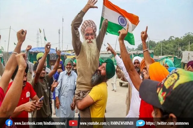 टिकरी बॉर्डर पर किसानों का जबरदस्त डांस