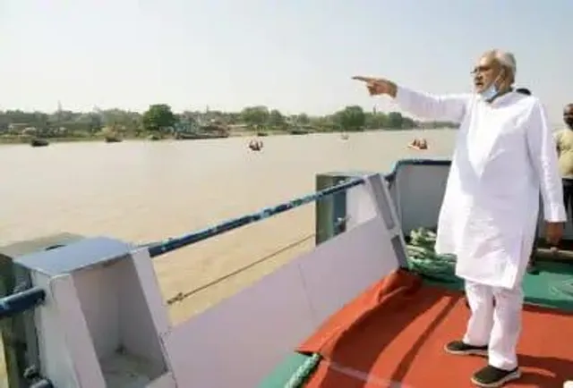 नीतीश ने किया छठ घाटों का निरीक्षण