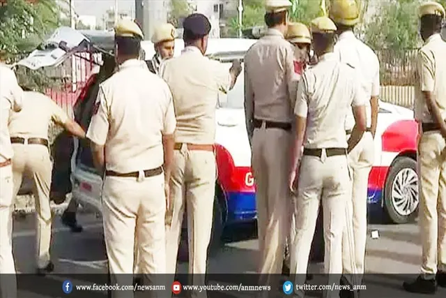 पुलिसकर्मियों पर हुए फायरिंग और पथराव